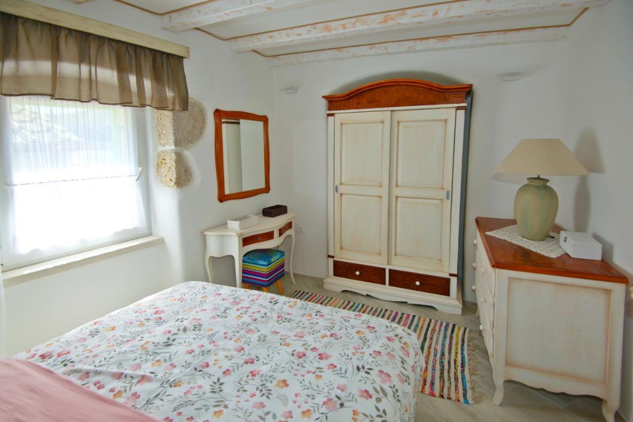 Apartment Sanjin With Sea View Baška Exteriör bild