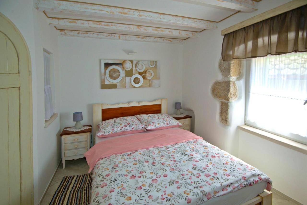 Apartment Sanjin With Sea View Baška Exteriör bild
